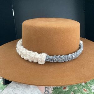Wide brim hat